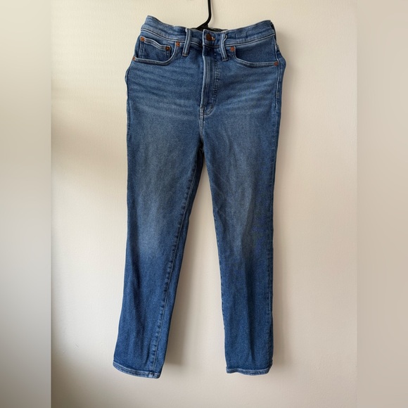 The Perfect Vintage Jean in Melgrove Wash - Picture 2 of 7